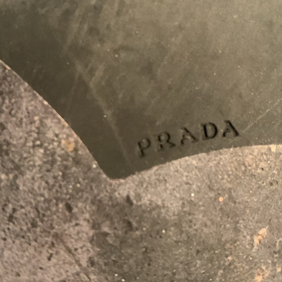 Prada Black Leather Monogram Sandals Size 8 Excellent Condition - Picture 13 of 15